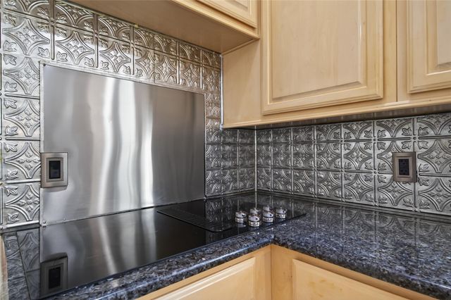 1111 Summer Brk, Sugar Land, TX 77479