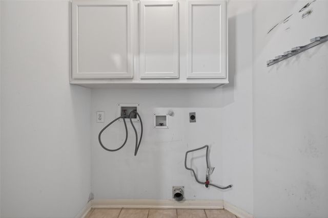 1111 Summer Brk, Sugar Land, TX 77479