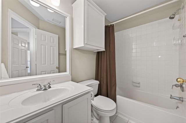 1111 Summer Brk, Sugar Land, TX 77479