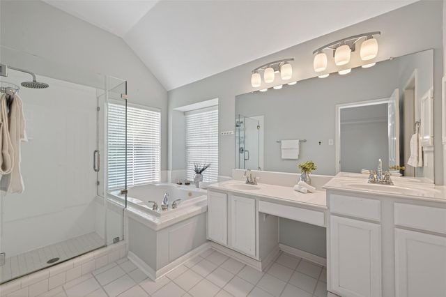 1111 Summer Brk, Sugar Land, TX 77479