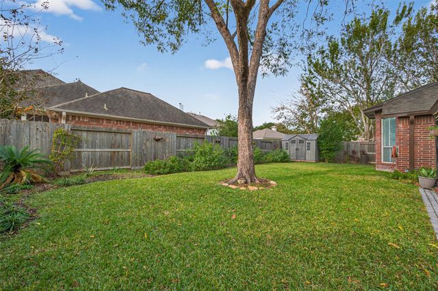 1111 Summer Brk, Sugar Land, TX 77479