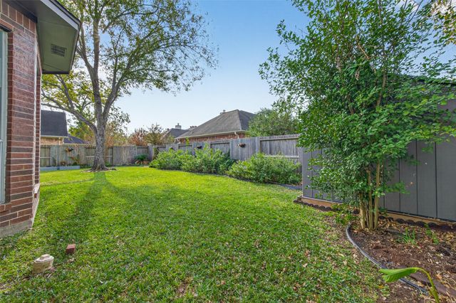 1111 Summer Brk, Sugar Land, TX 77479