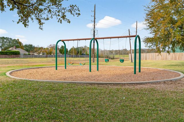 1111 Summer Brk, Sugar Land, TX 77479