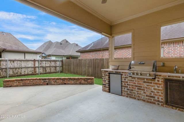 112 Heathwood Drive, Broussard, LA 70518