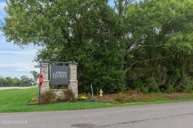 112 Heathwood Drive, Broussard, LA 70518
