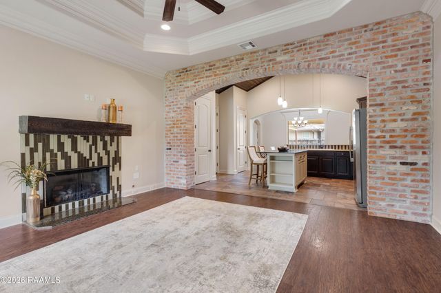 112 Heathwood Drive, Broussard, LA 70518