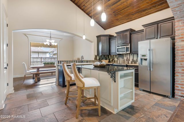 112 Heathwood Drive, Broussard, LA 70518