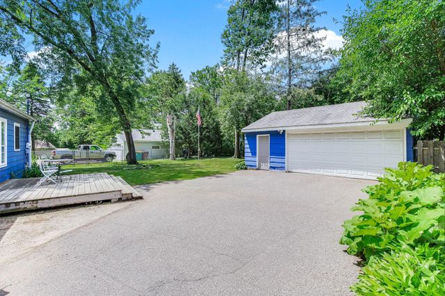 5895 Quebec Avenue N, Crystal, MN 55428