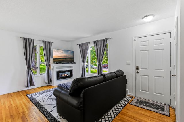 5895 Quebec Avenue N, Crystal, MN 55428