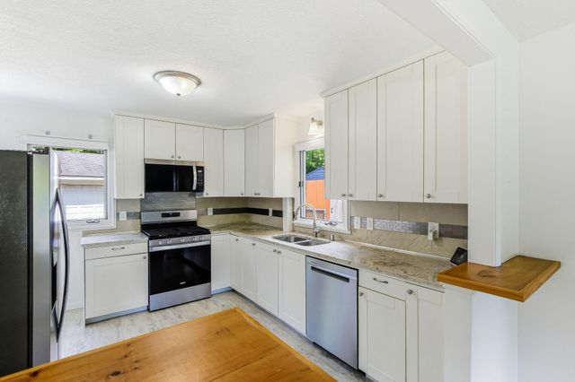 5895 Quebec Avenue N, Crystal, MN 55428