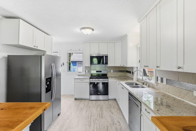 5895 Quebec Avenue N, Crystal, MN 55428