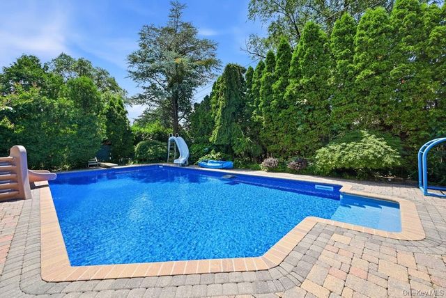 30 Harriet Drive, Syosset, NY 11791