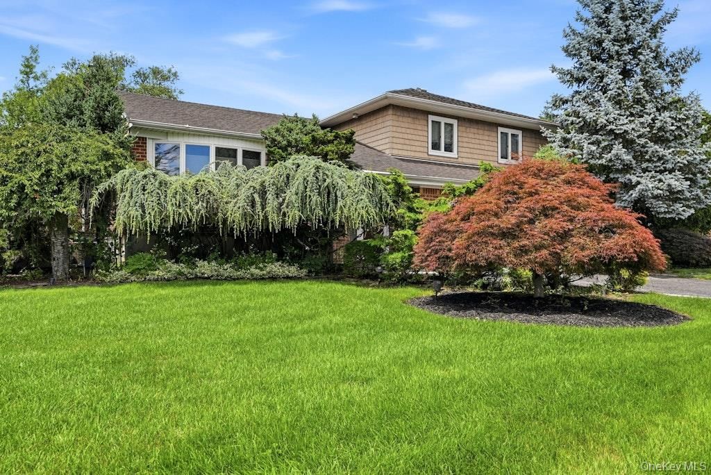 30 Harriet Drive, Syosset, NY 11791