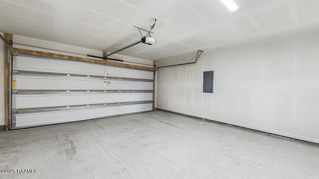 101 Lake Oak Drive, Lafayette, LA 70507