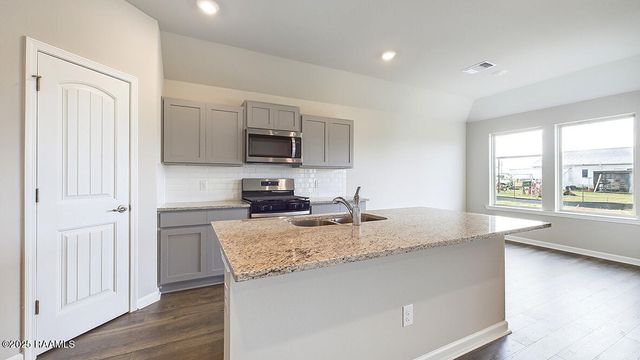 101 Lake Oak Drive, Lafayette, LA 70507