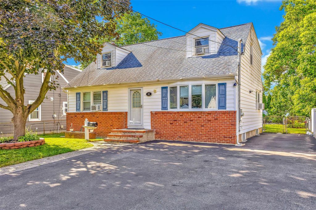 45 W 6th Street, Patchogue, NY 11772