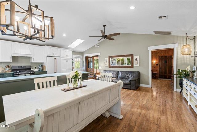 1043 Thelma Way, Grants Pass, OR 97527