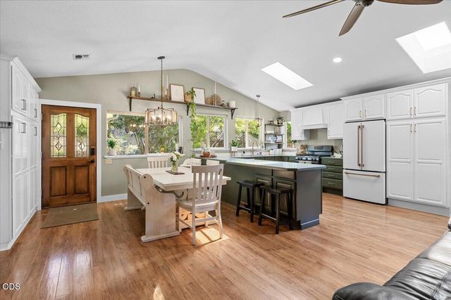 1043 Thelma Way, Grants Pass, OR 97527