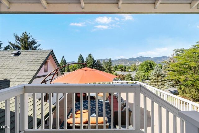 1043 Thelma Way, Grants Pass, OR 97527