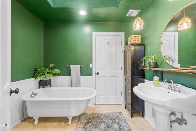 1043 Thelma Way, Grants Pass, OR 97527