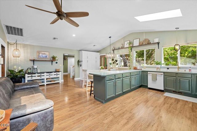 1043 Thelma Way, Grants Pass, OR 97527