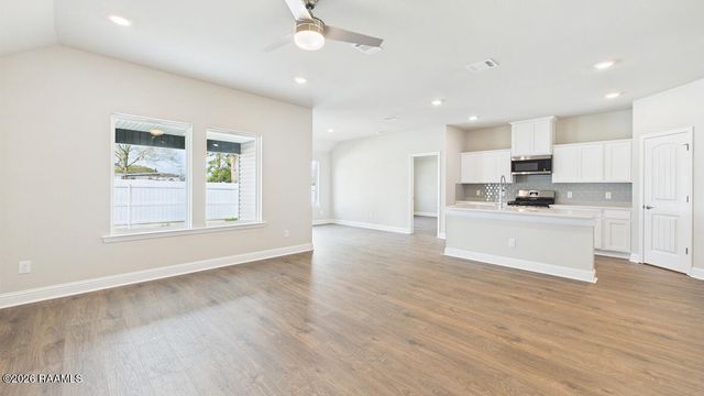 103 Acadian Falls Drive, Broussard, LA 70518