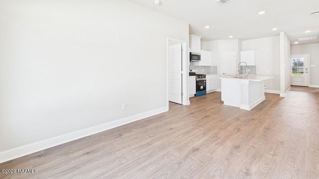 103 Acadian Falls Drive, Broussard, LA 70518