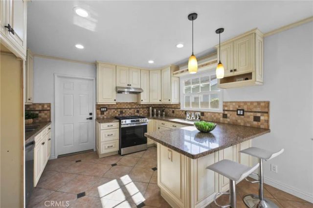 6091 Kimberly Drive, Huntington Beach, CA 92647