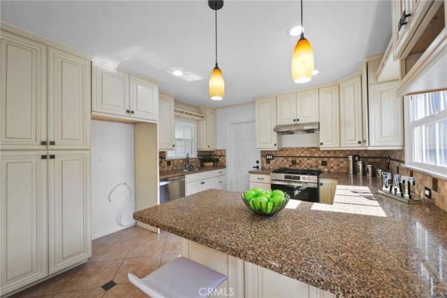 6091 Kimberly Drive, Huntington Beach, CA 92647