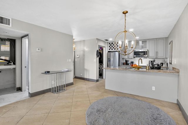 1250 SW 113TH Terrace 201, Pembroke Pines, FL 33025