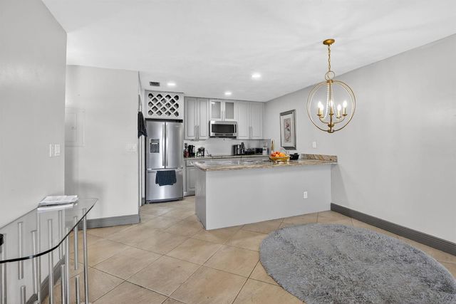 1250 SW 113TH Terrace 201, Pembroke Pines, FL 33025