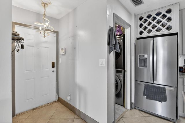 1250 SW 113TH Terrace 201, Pembroke Pines, FL 33025