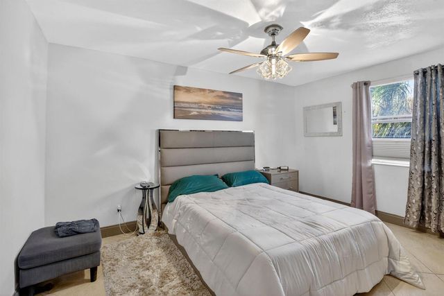 1250 SW 113TH Terrace 201, Pembroke Pines, FL 33025