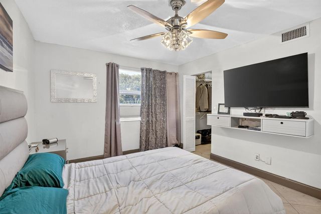 1250 SW 113TH Terrace 201, Pembroke Pines, FL 33025