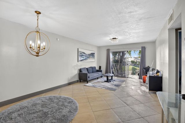 1250 SW 113TH Terrace 201, Pembroke Pines, FL 33025