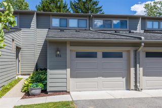 686 Peninsula Court, Ann Arbor, MI 48105