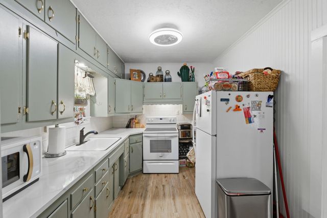 627 N Topeka Ave, El Dorado, KS 67042