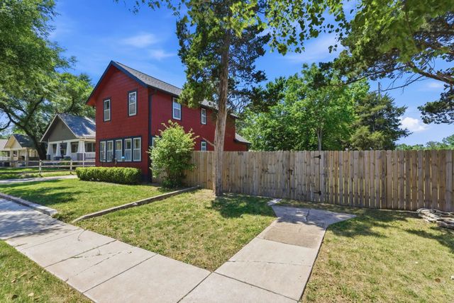 627 N Topeka Ave, El Dorado, KS 67042