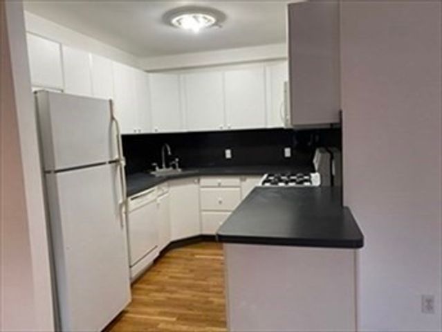 240 East 8th St 2, Boston, MA 02127