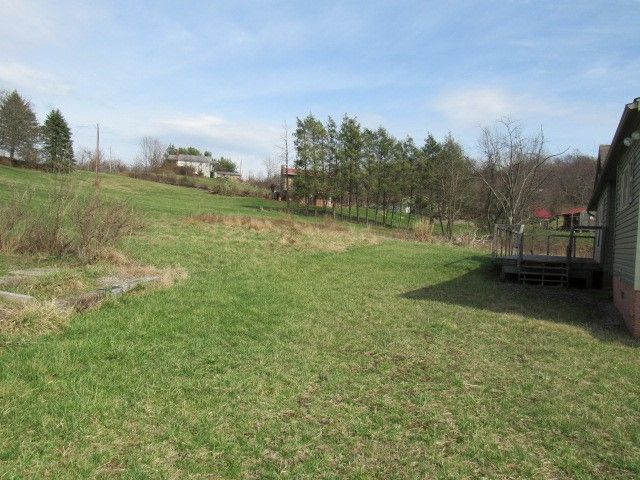 705 Petersburg Road, Connellsville, PA 15425