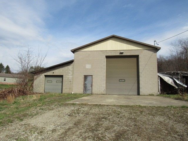 705 Petersburg Road, Connellsville, PA 15425