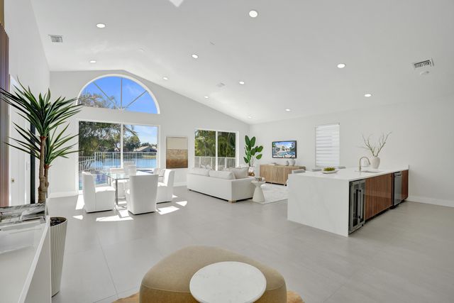 7744 Doubleton Drive, Delray Beach, FL 33446