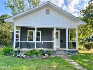 11 Hannum Street, Ballston Spa, NY 12020