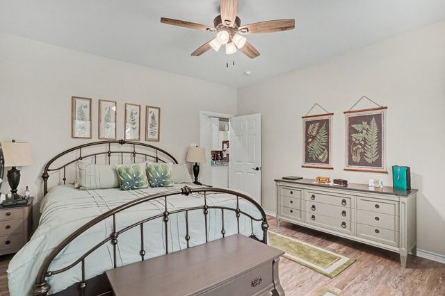 125 Rolling Hills Boulevard, Alvord, TX 76225