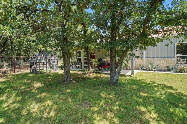 125 Rolling Hills Boulevard, Alvord, TX 76225