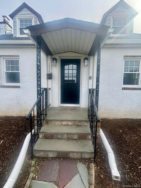 1026 Glen Cove Avenue, Glen Head, NY 11545