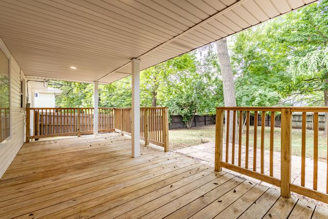 1901 S Sieger Drive, Springfield, MO 65804