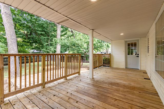 1901 S Sieger Drive, Springfield, MO 65804