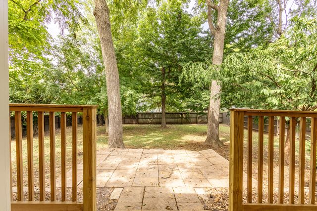 1901 S Sieger Drive, Springfield, MO 65804