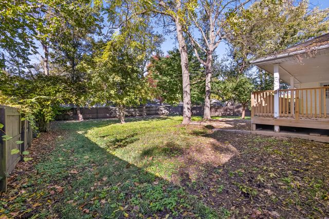 1901 S Sieger Drive, Springfield, MO 65804